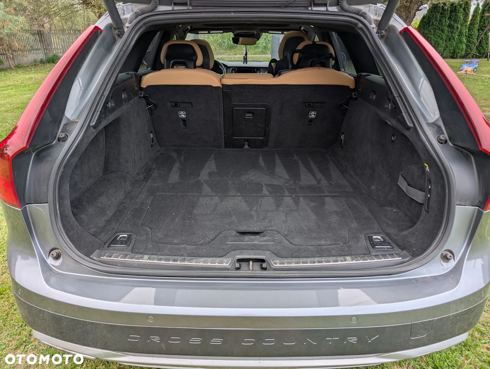 Volvo V90 Cross Country T6 AWD - 23