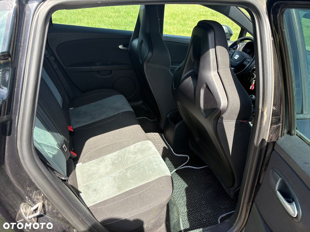 Seat Leon 2.0 T FSI Cupra R - 10