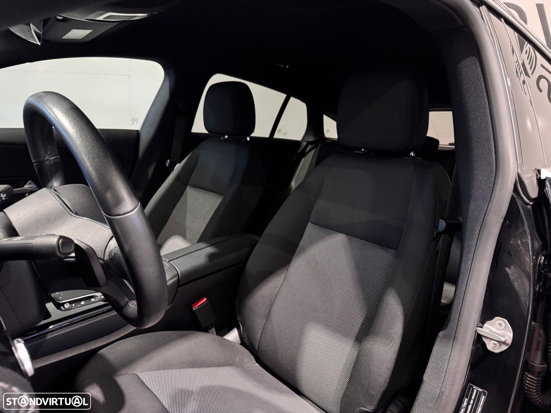 Mercedes-Benz CLA 180 - 16
