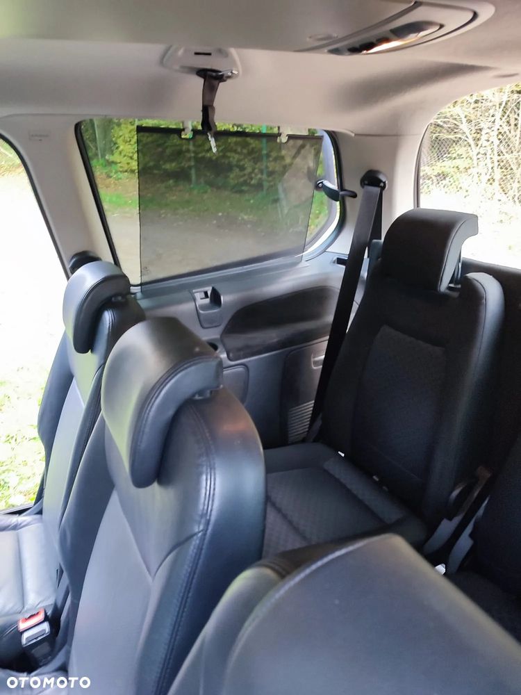 Ford Galaxy 2.0 TDCi Ghia - 16