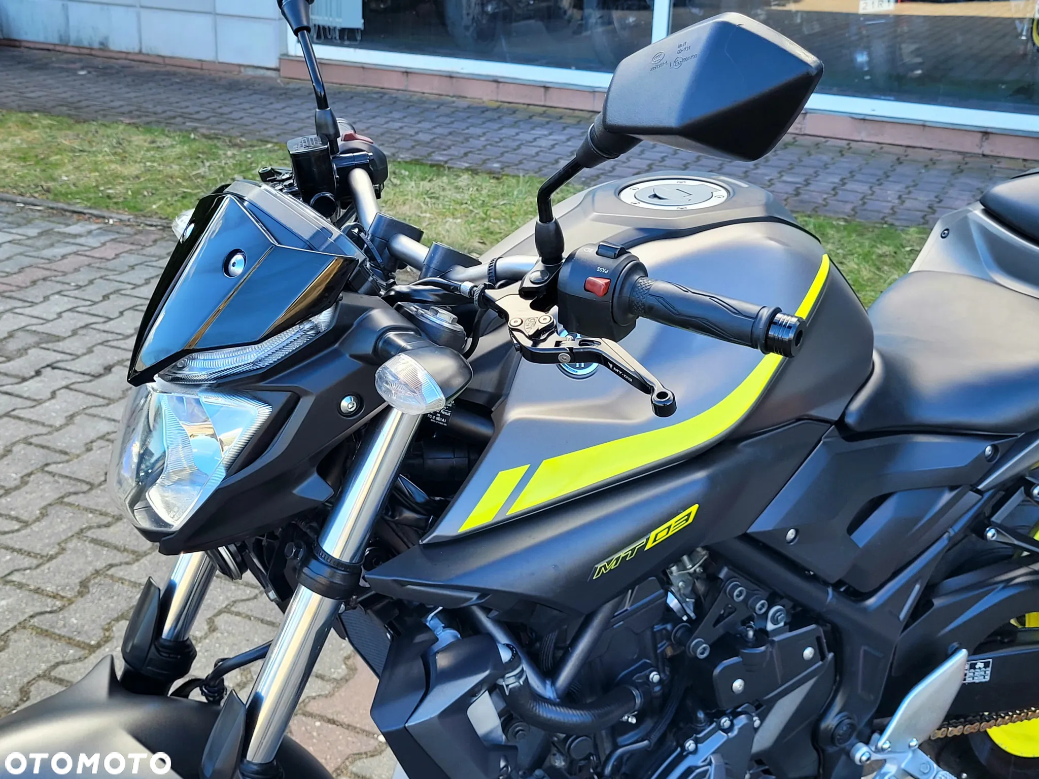 Yamaha MT - 19
