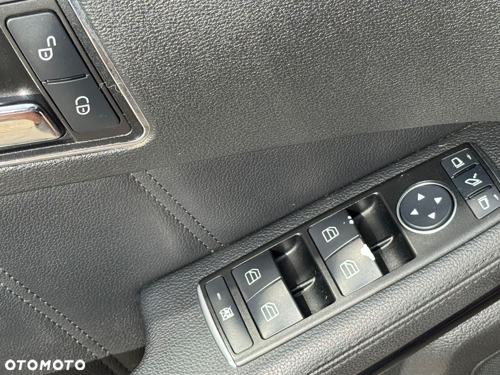 Mercedes-Benz Klasa E 350 CDI 4-Matic BlueEff Avantgarde - 24