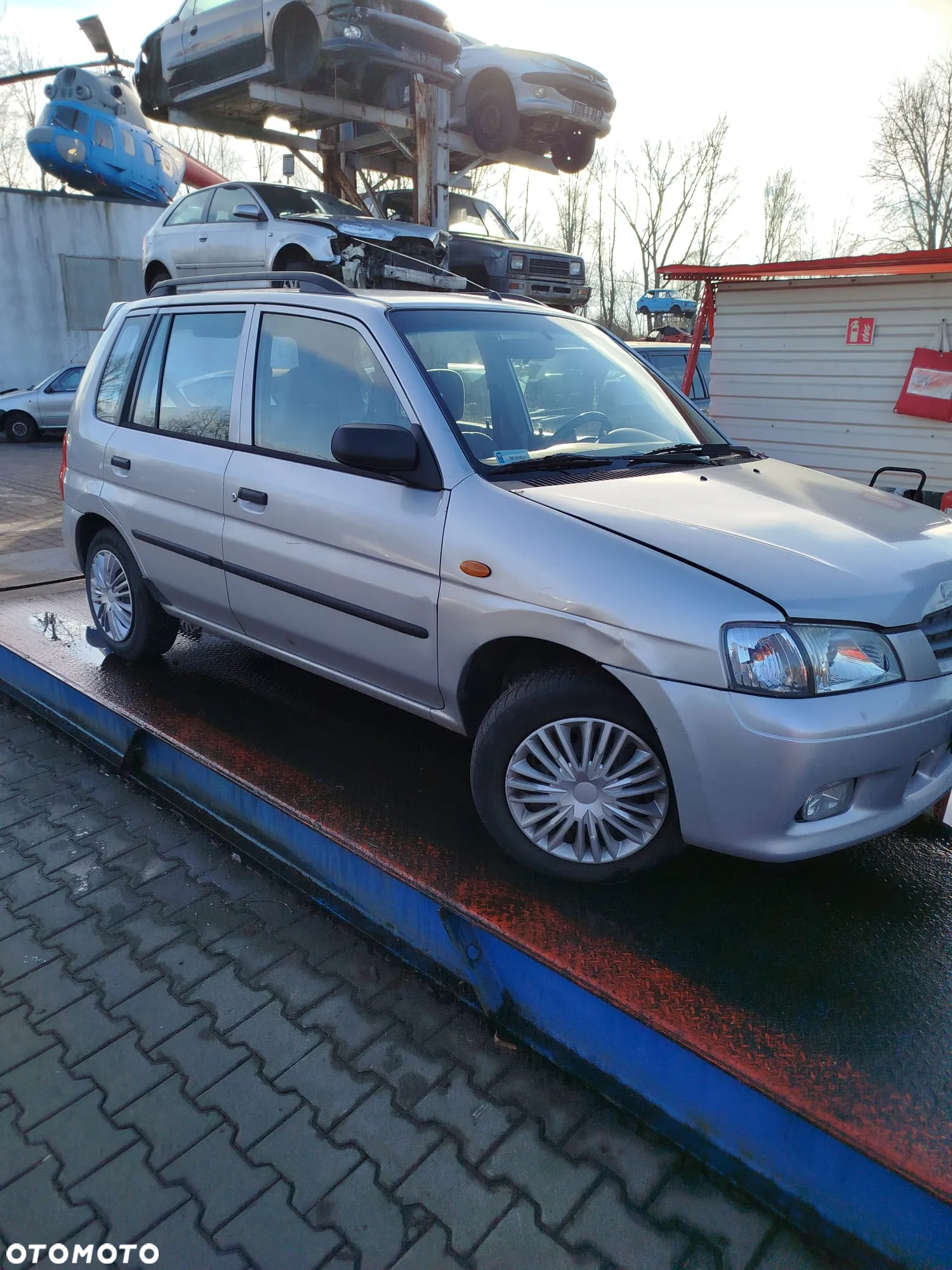 Mazda Demio na części . - 2