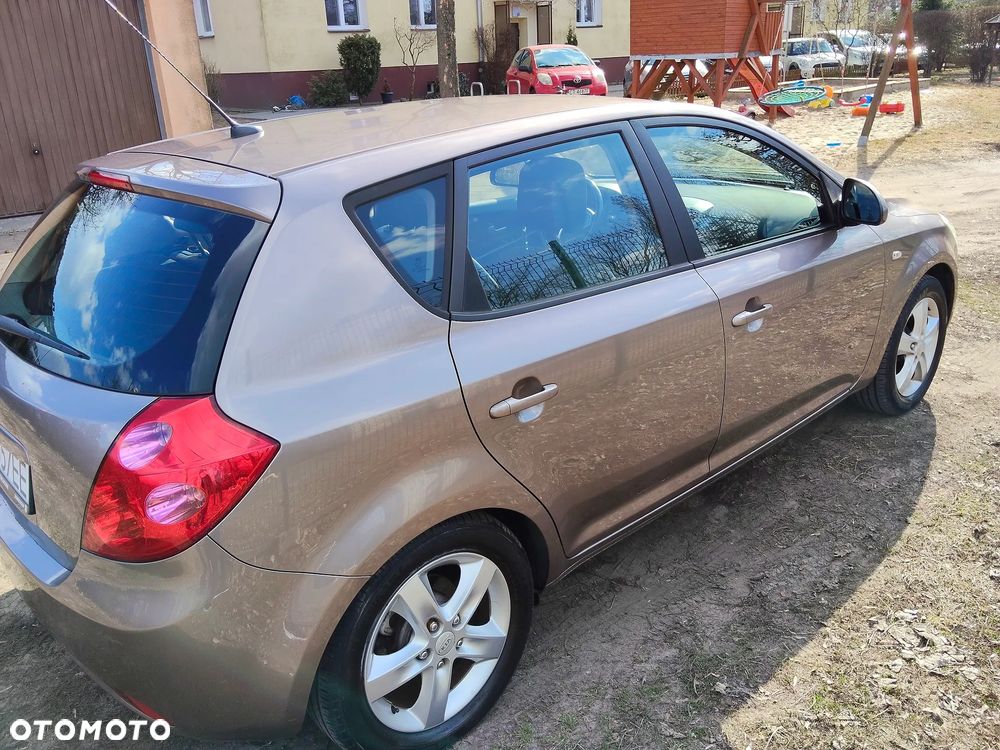 Kia Ceed 2.0 Optimum - 9