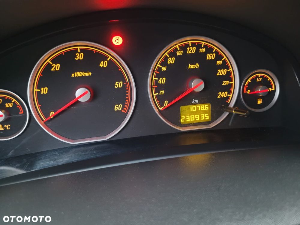 Opel Vectra GTS 1.9 CDTI - 8
