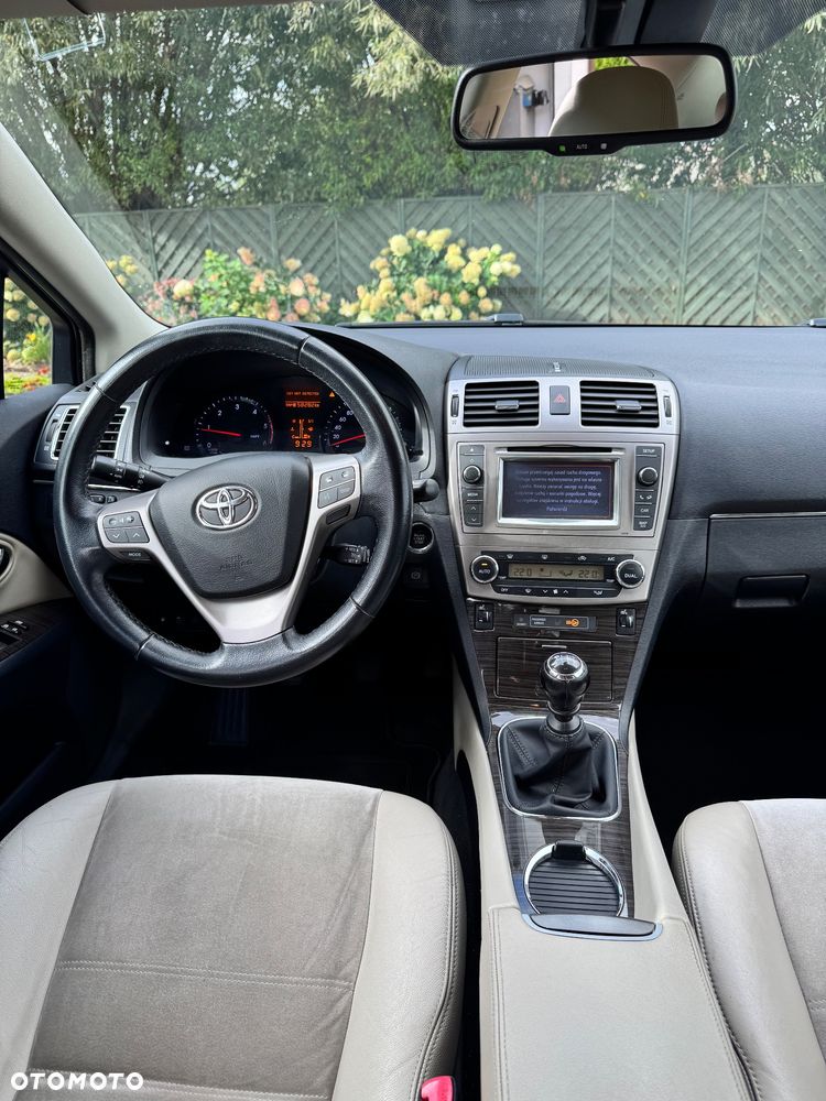 Toyota Avensis 2.0 D-4D Sol - 12