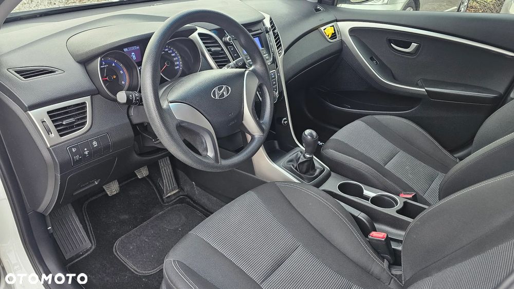 Hyundai i30 1.6 CRDi Comfort - 11