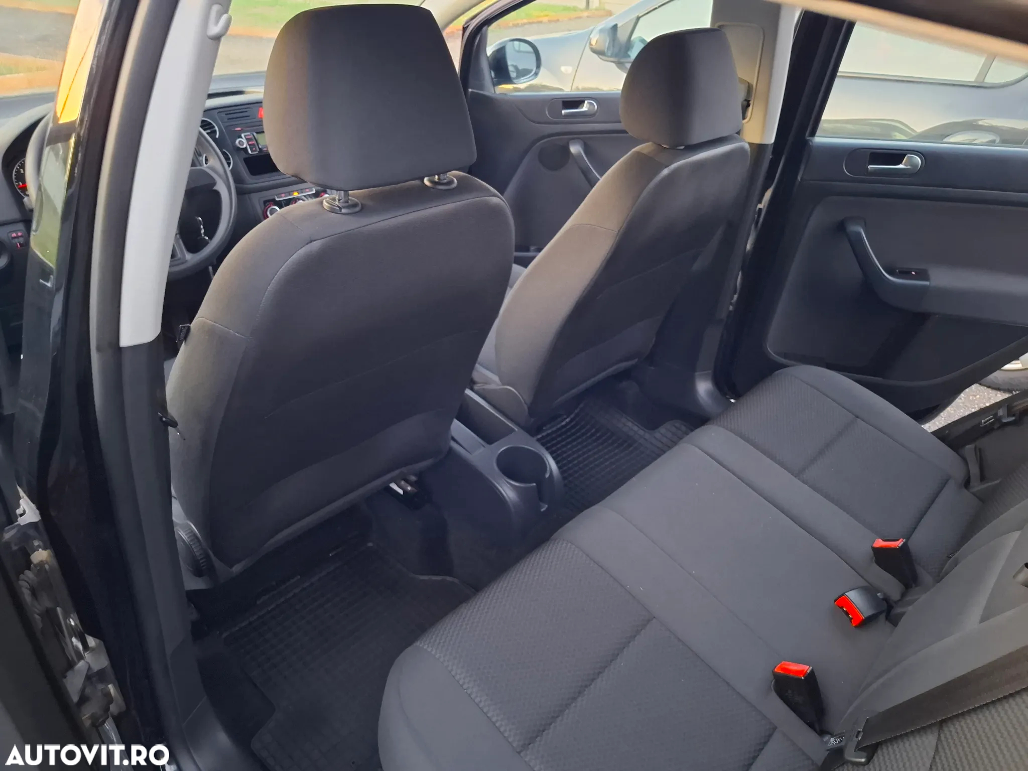 Volkswagen Golf 1.6 TDI DPF Trendline - 6