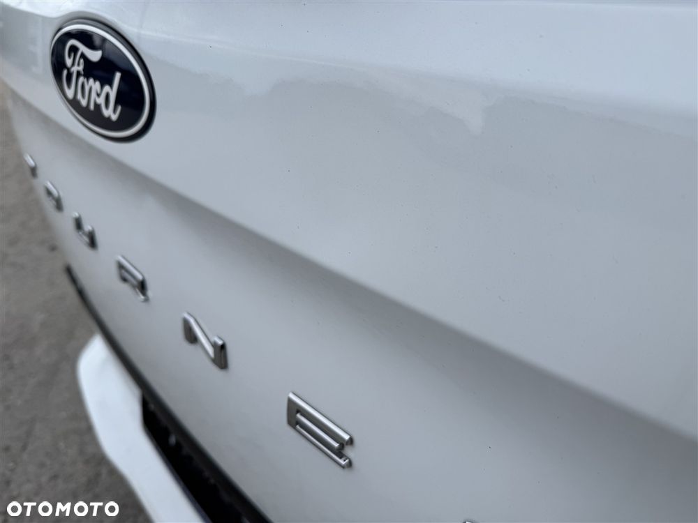 Ford Tourneo Custom - 19