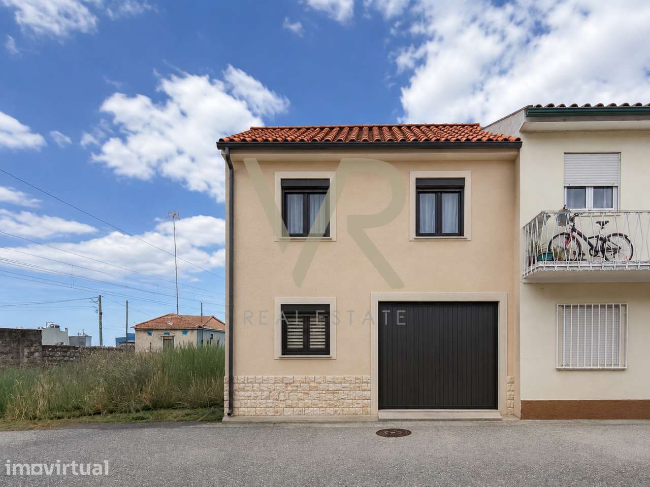 Moradia com Grande Potencial de Remodelação | Possibilidade de T5 | - Grande imagem: 3/43
