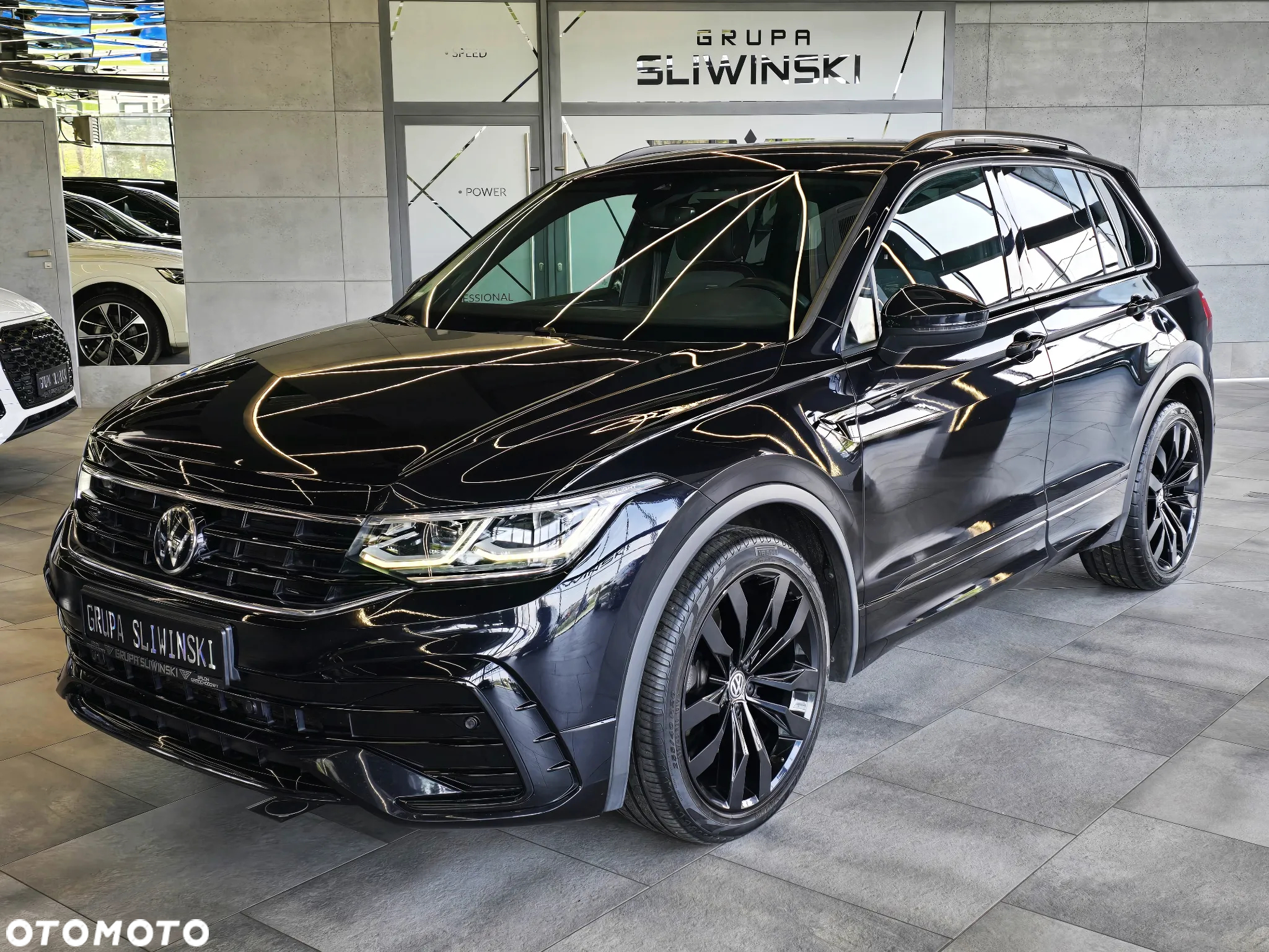 Volkswagen Tiguan 2.0 TDI SCR 4MOTION DSG R-Line - 3