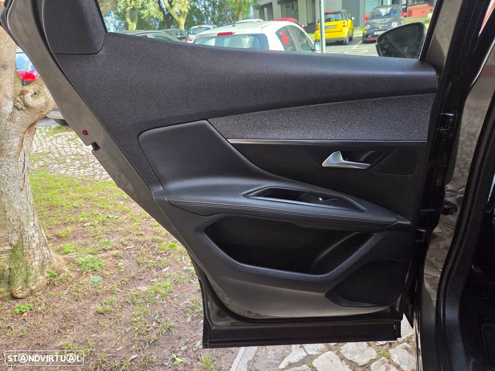 Peugeot 3008 PureTech 130 Stop & Start GPF EAT8 Allure - 16