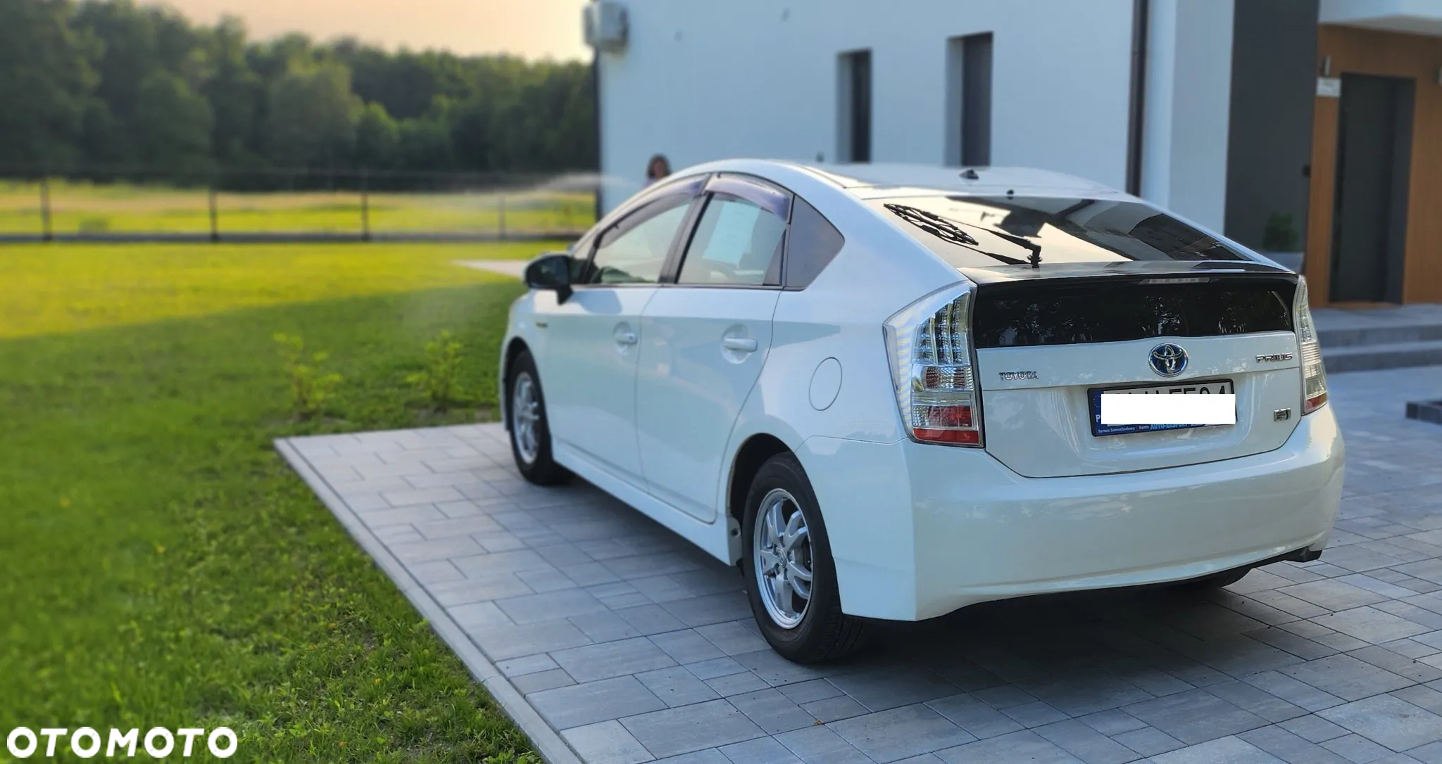 Toyota Prius (Hybrid) Comfort - 6
