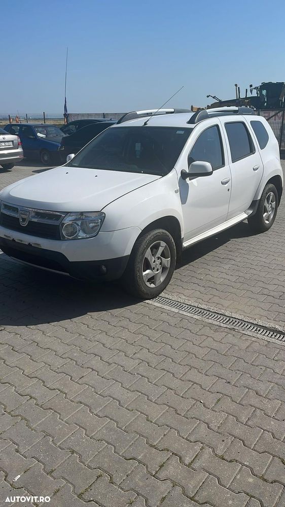 Dezmembram Dacia Duster 1.5 diesel 4x4 din 2011 - 1