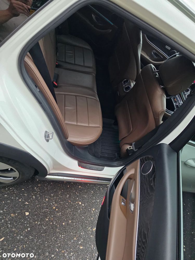 Mercedes-Benz Klasa E 220 d 4-Matic All-Terrain - 13