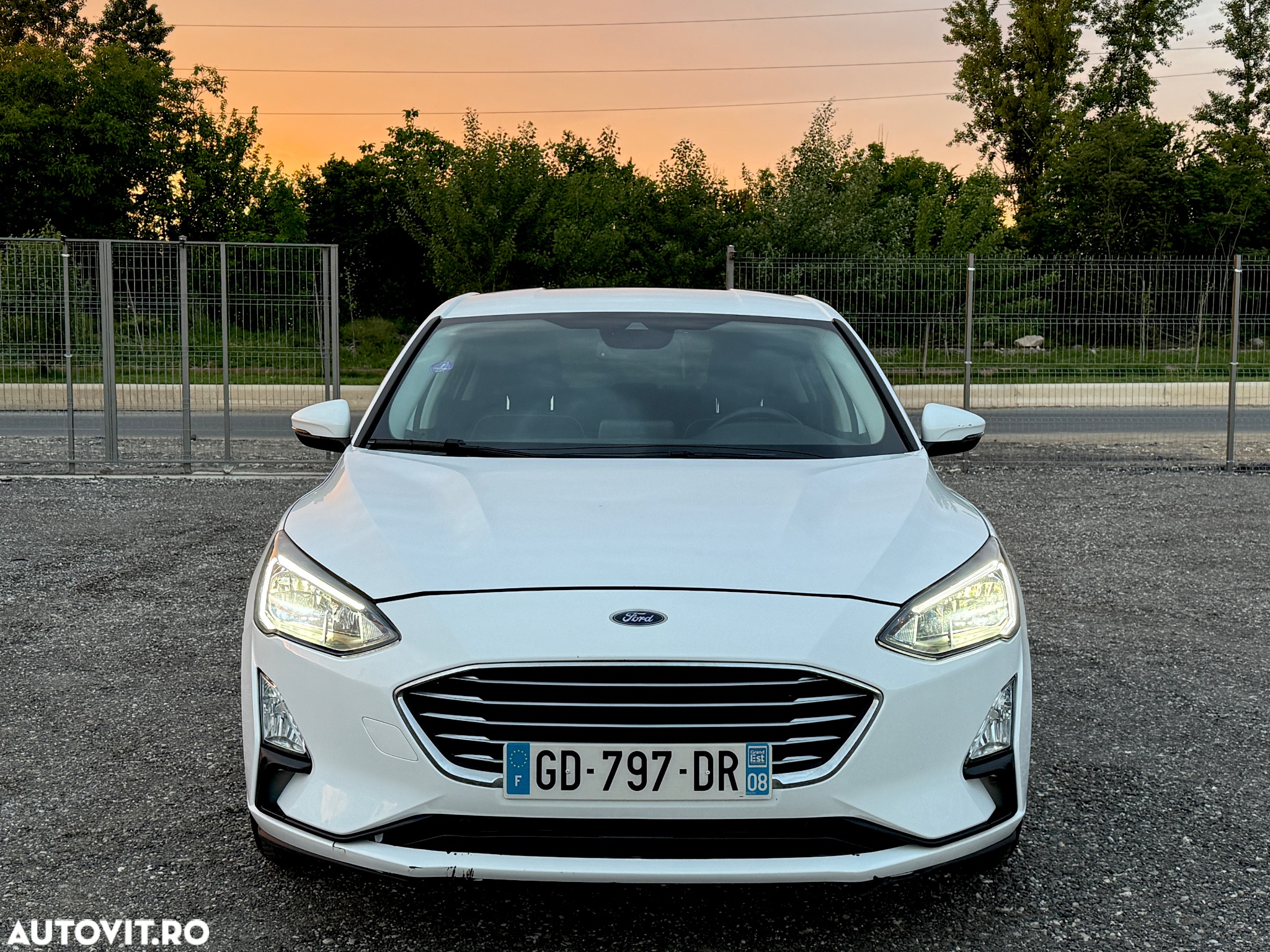 Ford Focus 1.0 EcoBoost Hybrid TITANIUM X - 8