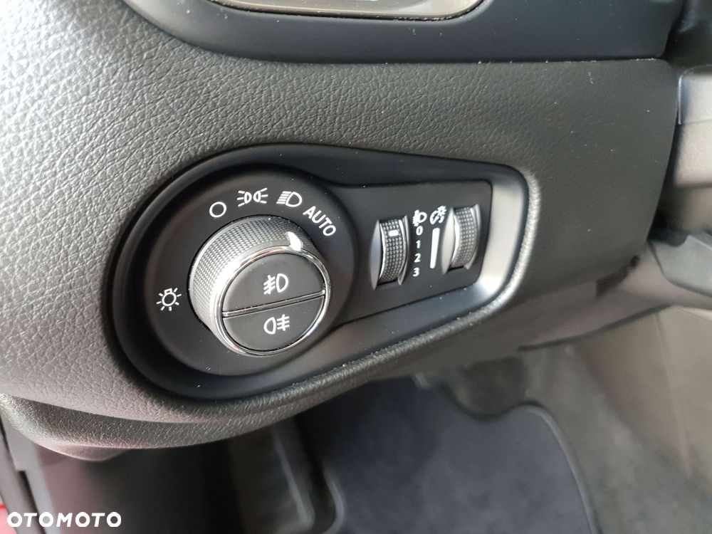 Jeep Renegade 1.5 T4 mHEV FWD S&S DCT - 15
