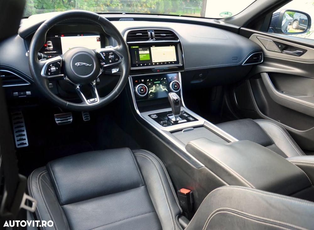 Jaguar XE D200 Aut. R-Dynamic HSE - 23