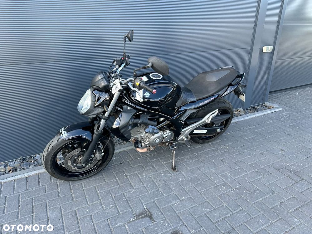 Suzuki Gladius