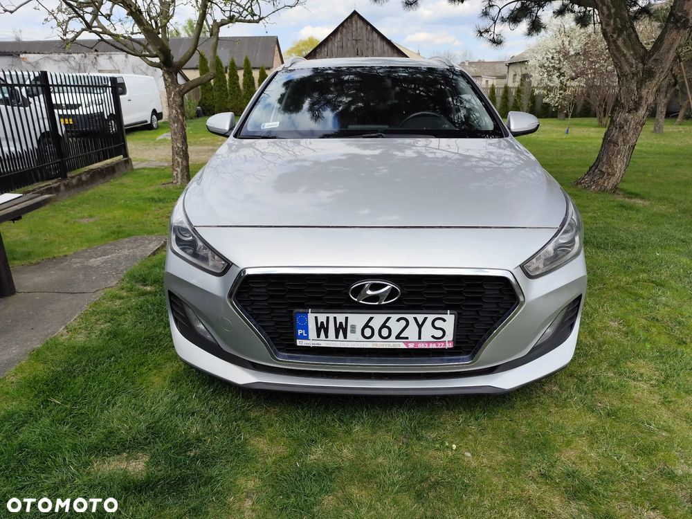 Hyundai i30 1.6 D Classic + - 8