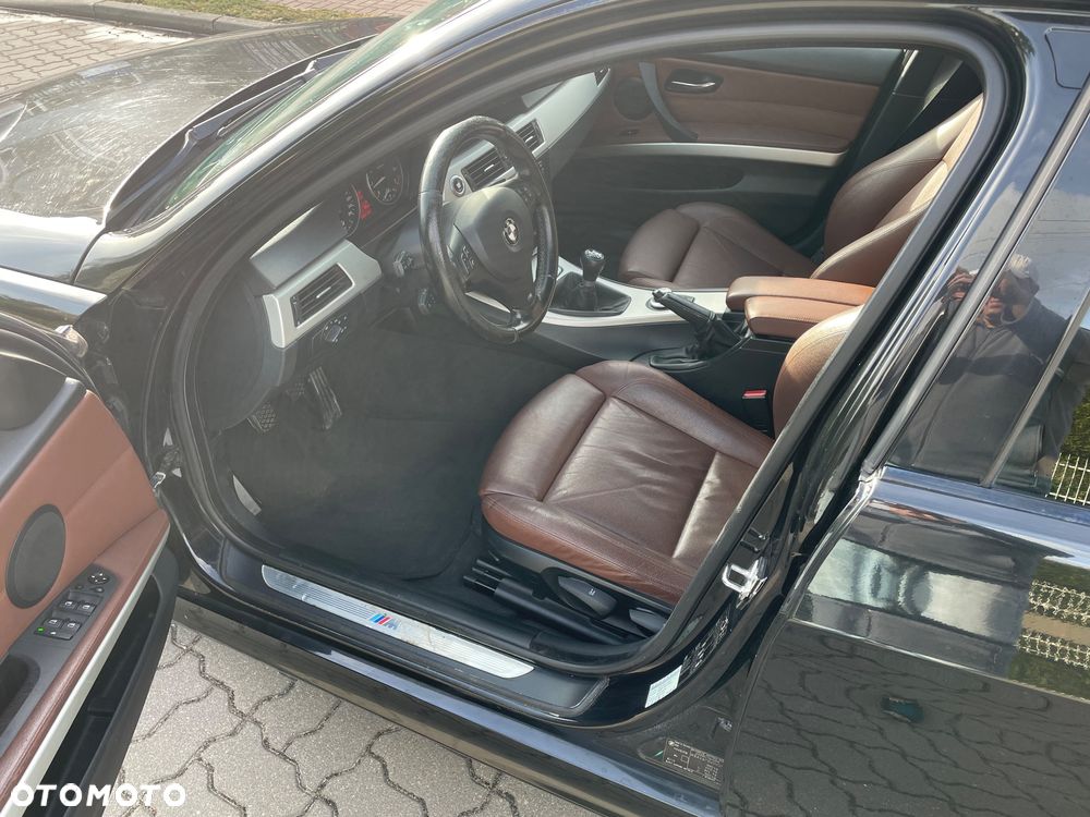 BMW Seria 3 320i - 9