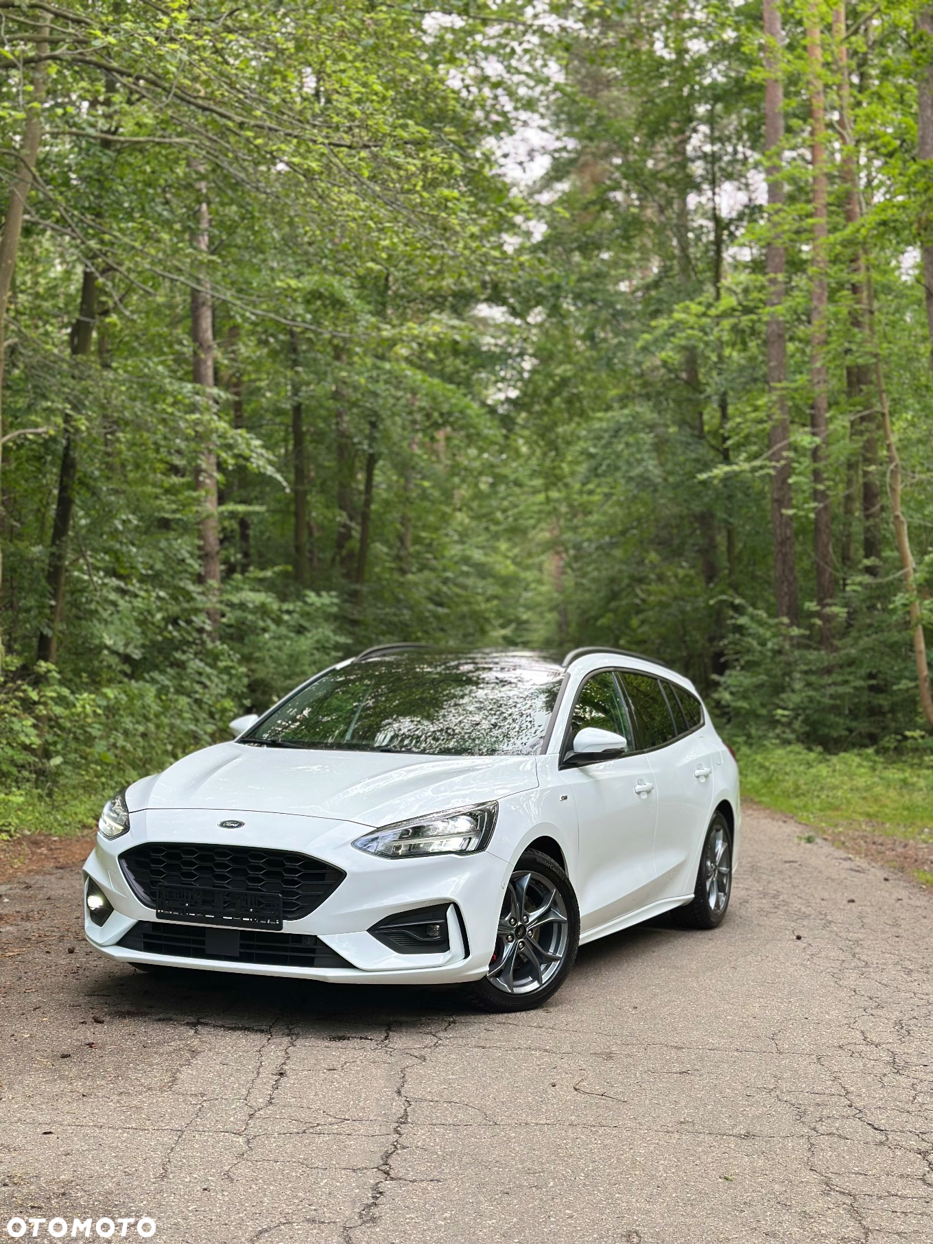 Ford Focus Turnier 2.0 EcoBlue Start-Stopp-System ST-LINE X - 2