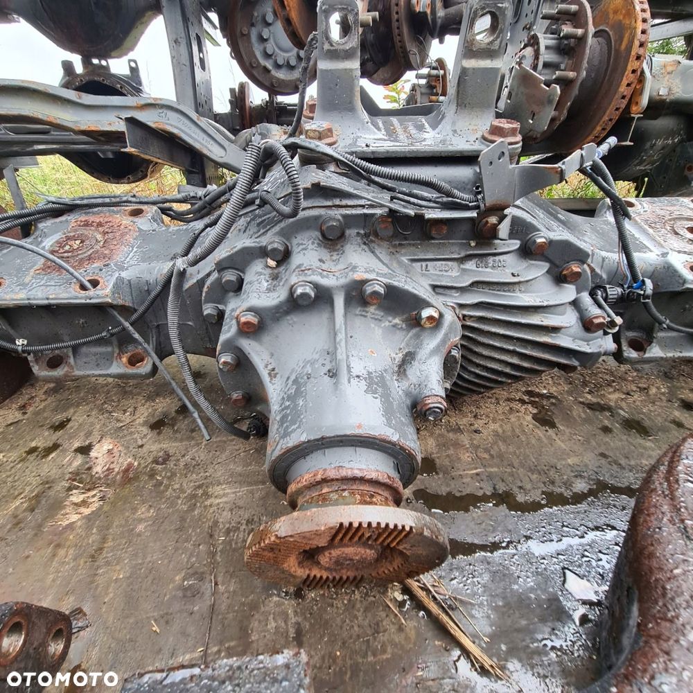 Most dyfer pochwa zwolnice mercedes Axor Arocs Actros 4x4 - 2