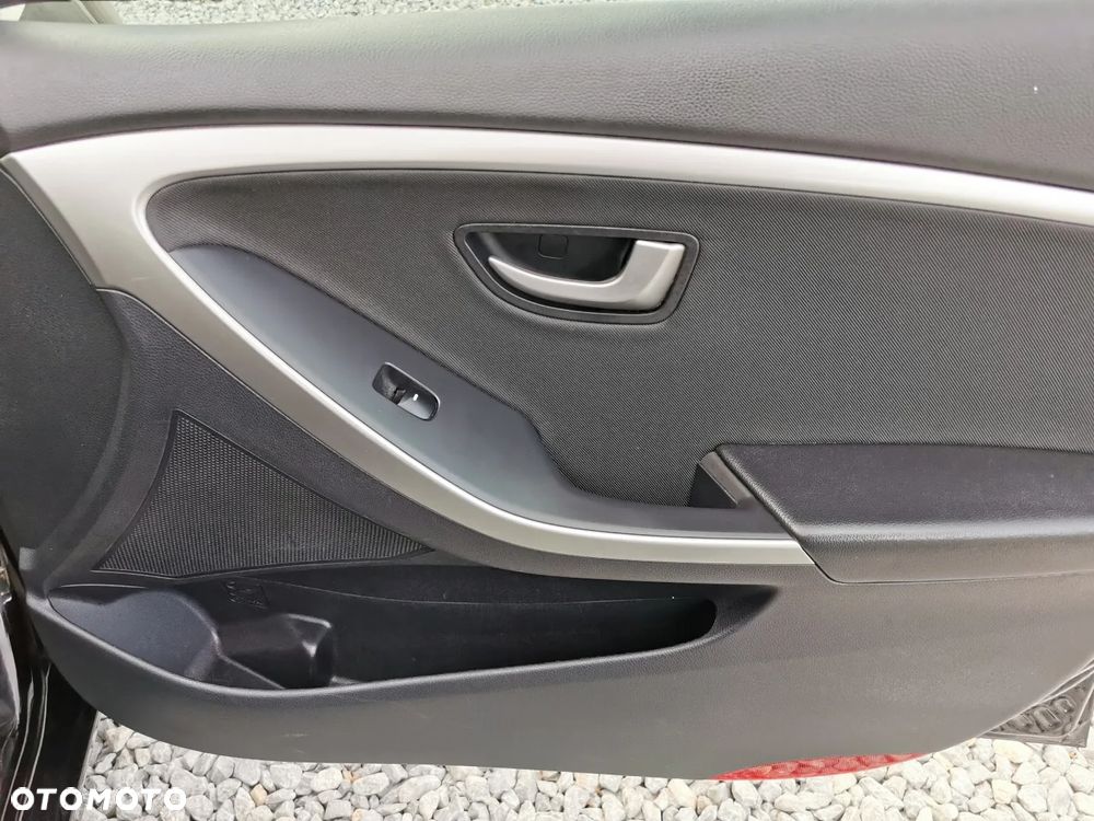 Hyundai i30 i30cw 1.4 CRDi Trend - 19