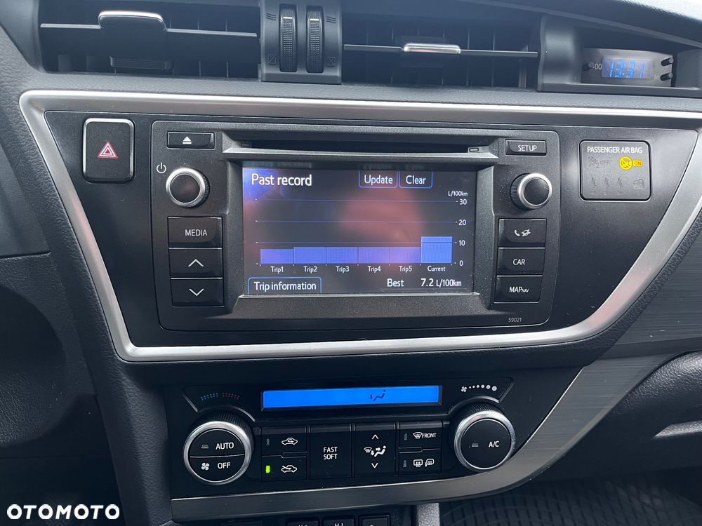 Toyota Auris 1.6 Premium Start - 18