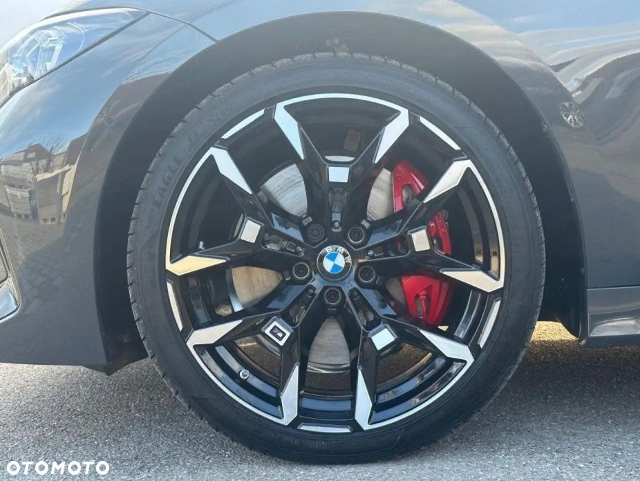 BMW Seria 3 330i xDrive M Sport - 12