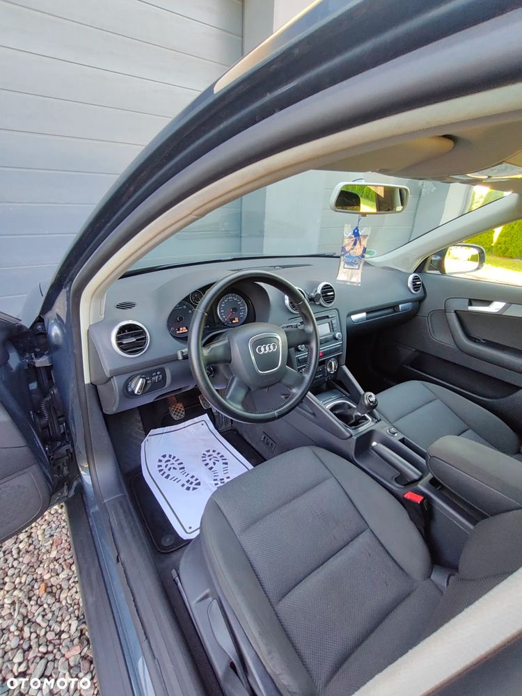 Audi A3 Sportback 1.6 Ambiente - 8