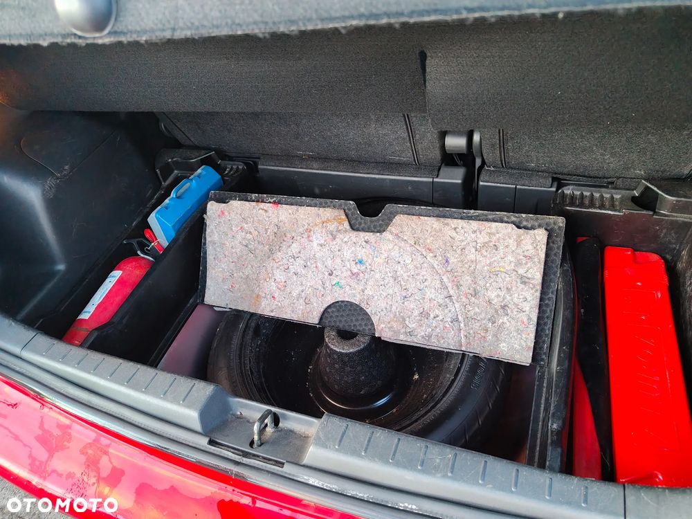 Toyota Yaris 1.0 Terra - 13