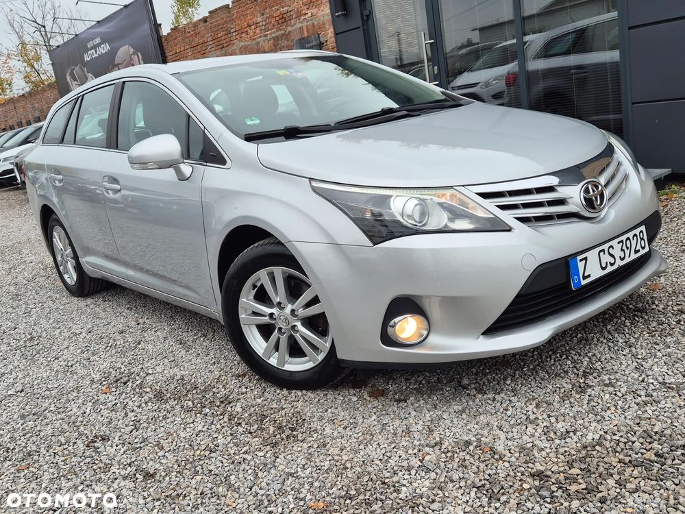 Toyota Avensis Touring Sports 1.8 Comfort - 18