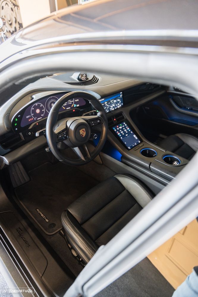 Porsche Taycan 4 - 11