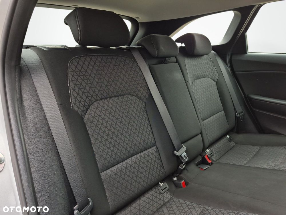 Kia Ceed 1.6 CRDi mHEV L Business Line - 13