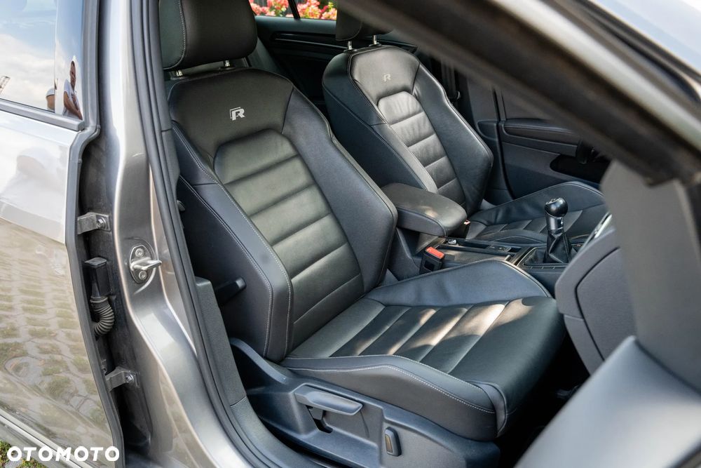 Volkswagen Golf - 17