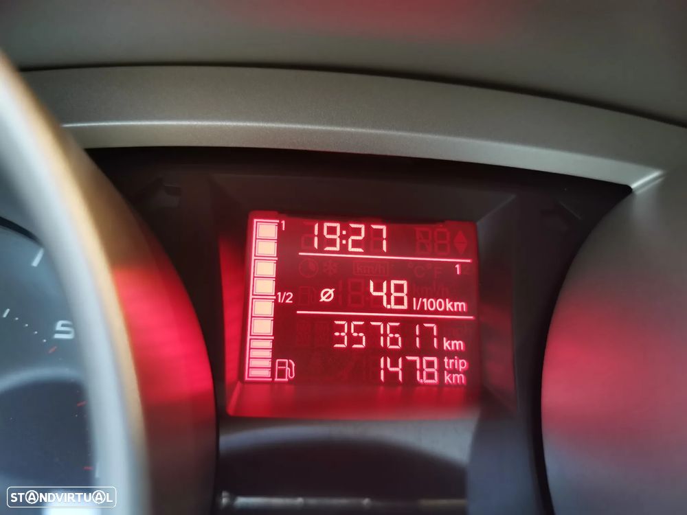 SEAT Ibiza 1.2 TDi Style DPF - 24