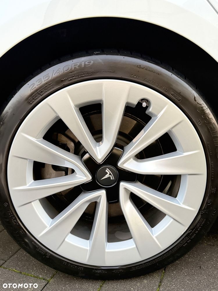 Tesla Model 3 Long Range AWD - 9