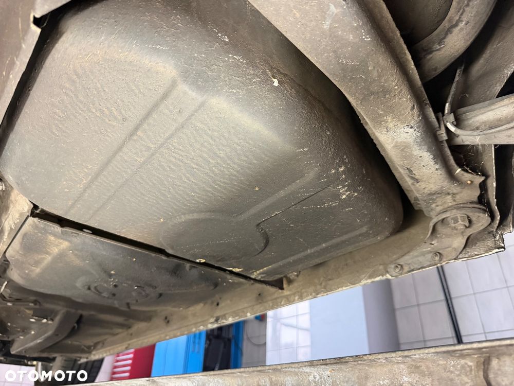 BMW Seria 3 320i - 32