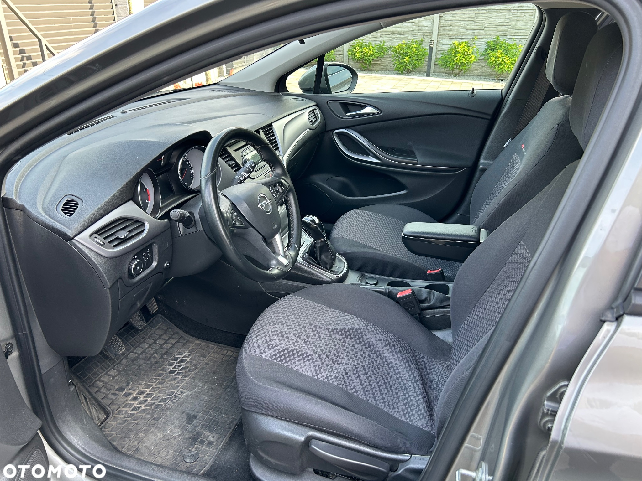 Opel Astra V 1.6 CDTI Dynamic - 8