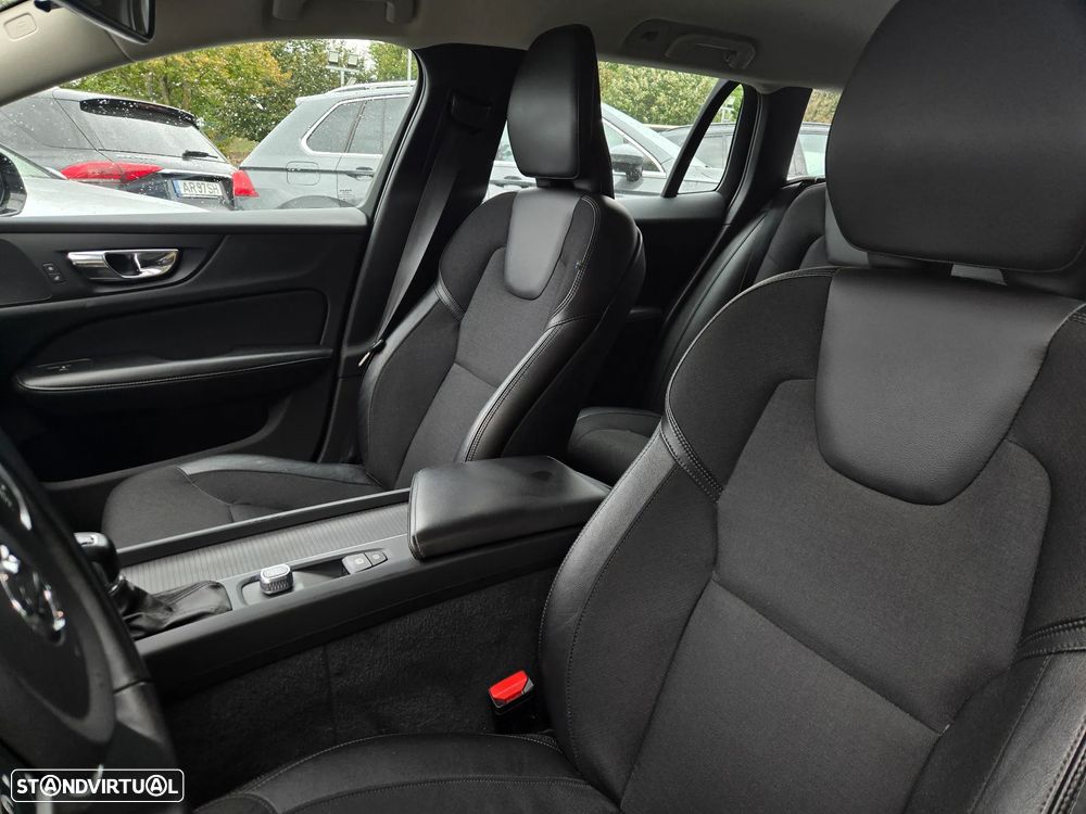 Volvo V60 2.0 D3 Momentum Plus Geartronic - 11