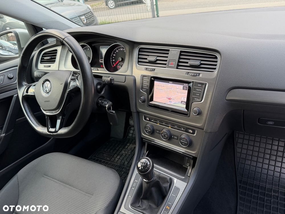 Volkswagen Golf 1.2 TSI BMT Trendline Perfectline - 13