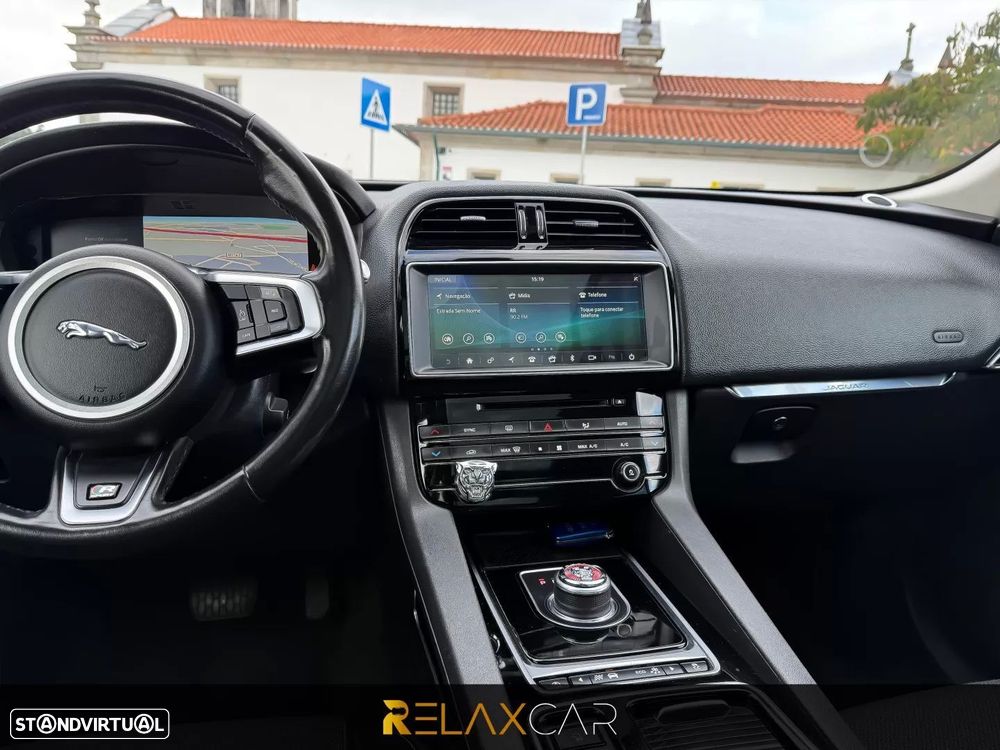 Jaguar F-Pace 2.0 i4D R-Sport AWD Aut. - 11