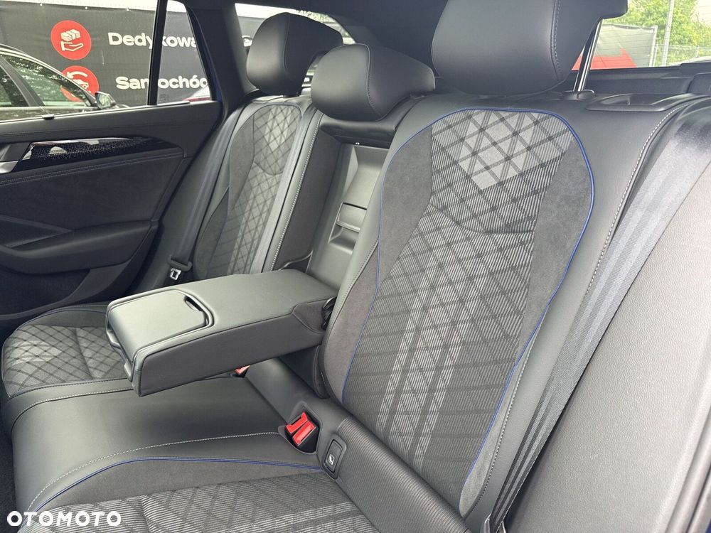 Volkswagen Passat Variant 2.0 TDI SCR 4Mot R-Line DSG - 20