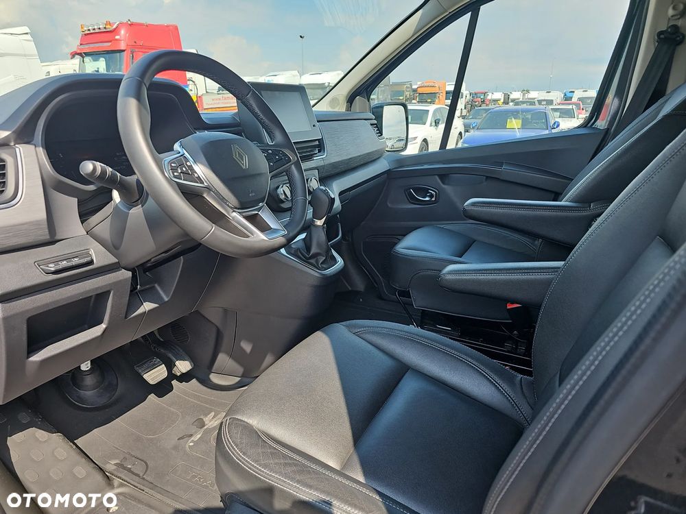 Renault Trafic Grand 2.0 dCi EDC - 10