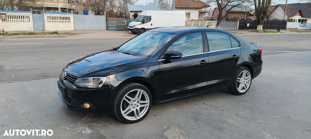 Volkswagen Jetta 1.6 TDI Blue Motion Technology Life - 2