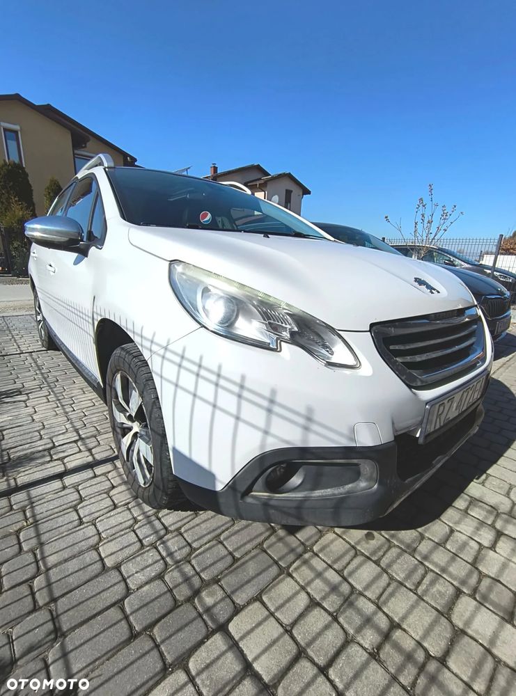 Peugeot 2008 1.2 Pure Tech Allure S&S - 2