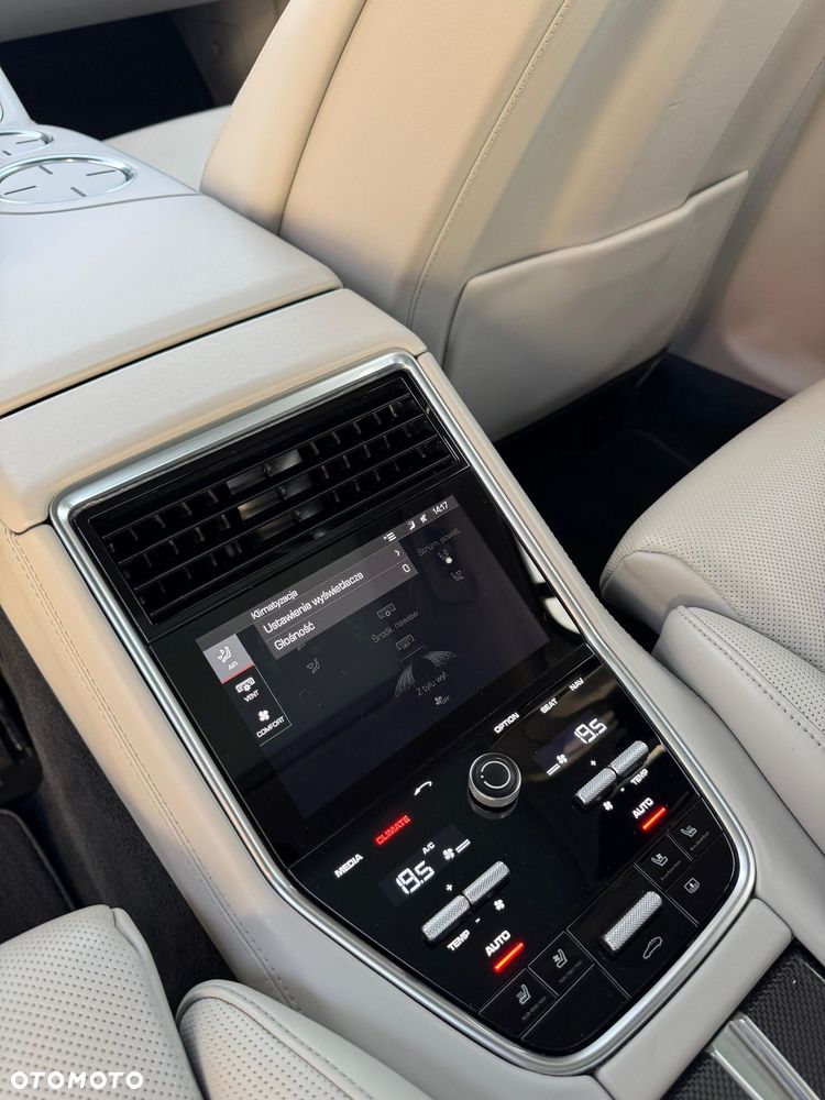 Porsche Panamera Turbo - 21