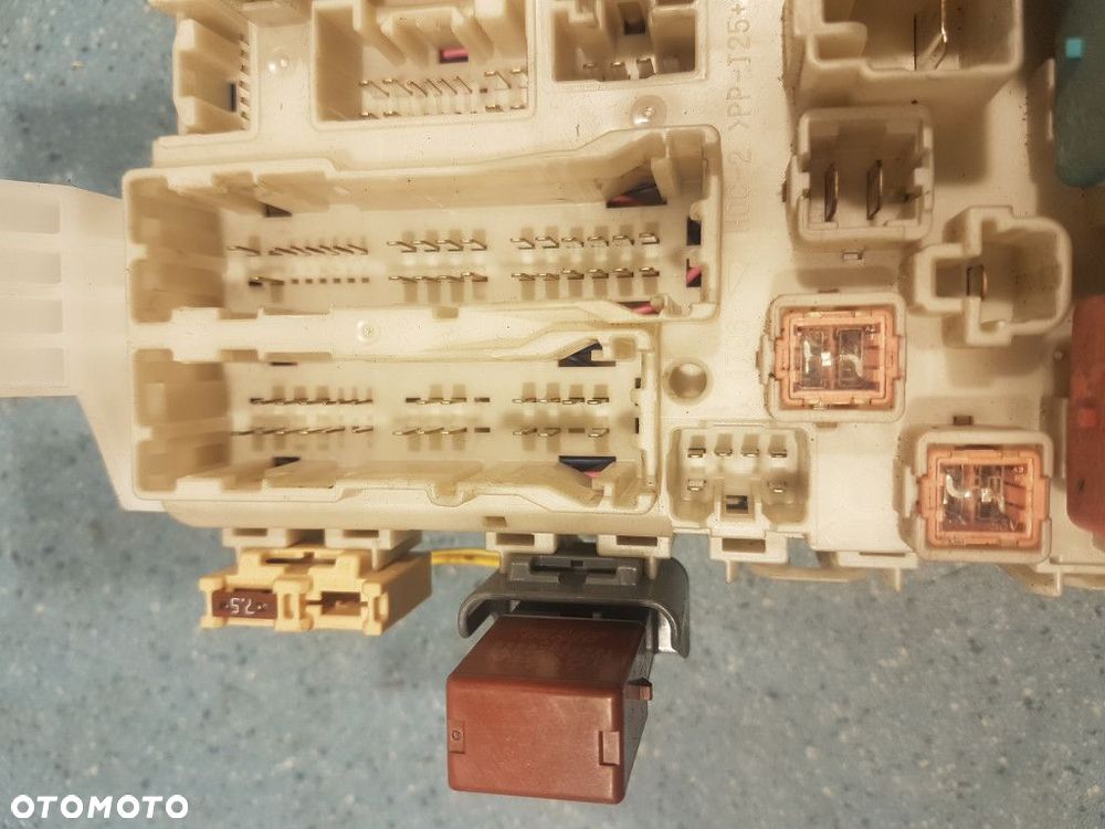 TOYOTA YARIS II 1.4D SKRZYNKA BEZPIECZNIKÓW 82730-0D290 - 5