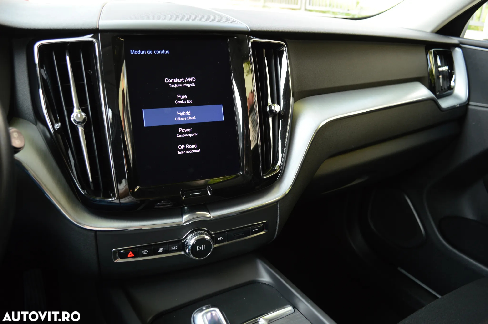 Volvo XC 60 T8 Twin Engine AWD Momentum - 21